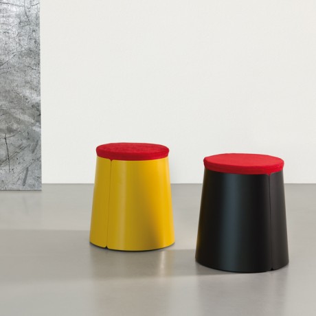 Bobino-in-metallo-con-ruote-e-pouf-rosso-460x460